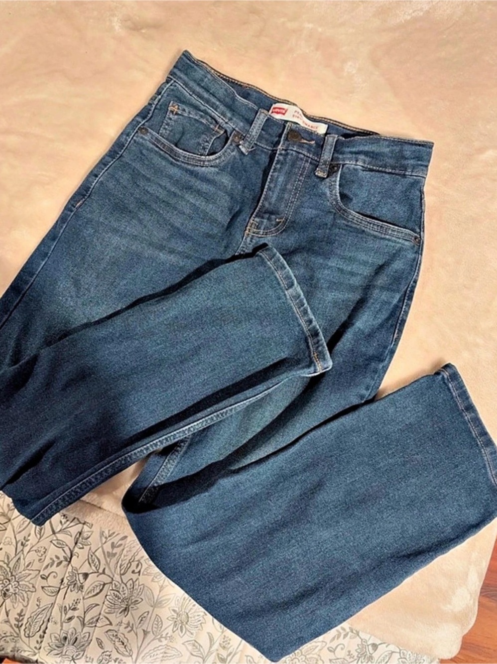 Boys Levi's 514 Straight Leg size 12 Jeans in Blue Waist 26